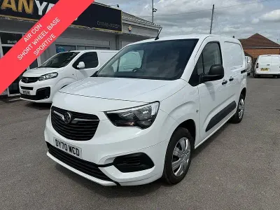Used Vauxhall Combo Sportive 100 HP (73 kW) 2020 White MPV