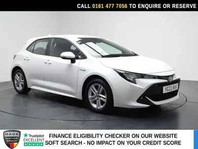 Used Toyota Corolla 122 HP (89 kW) 2022 White Hatchback