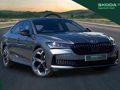 Neu Skoda Superb SportLine 150 PS (110 kW) 2026 Grau Kleinwagen