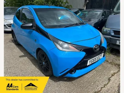 Used Toyota Aygo X-cite 69 HP (50 kW) 2015 Blue Hatchback