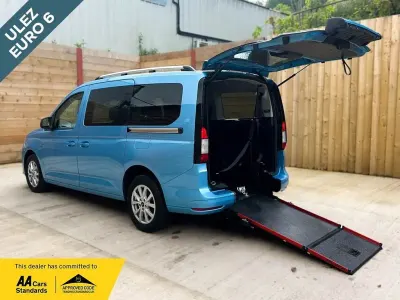 Used Ford Grand Tourneo Connect 122 HP (89 kW) 2023 Blue MPV