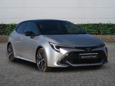 Usado Toyota Corolla 196 HP (144 kW) 2025 Prateado Citadino