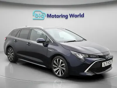 Używany Toyota Corolla Design 122 KM (89 kW) 2021 Niebieski Kombi