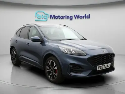 Käytetty Ford Kuga ST-Line X 225 HP (165 kW) 2023 Sininen Katumaasturi