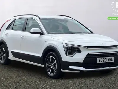 Begagnad Kia Niro 141 HK (103 kW) 2023 Vit SUV