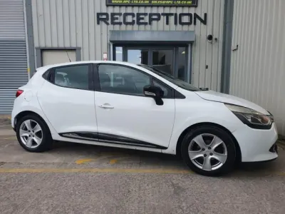 Gebraucht Renault Clio IV Dynamique 2014 Weiß Kleinwagen