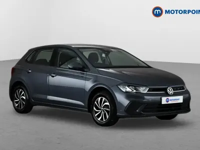 Begagnad VW Polo Life 2024 Grå Halvkombi