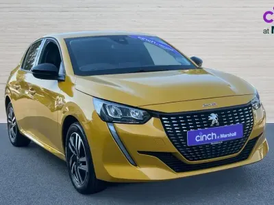 Used Peugeot 208 Active Premium 101 HP (74 kW) 2023 Yellow Hatchback