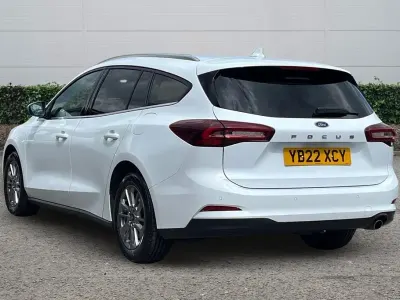 Begagnad Ford Focus Titanium 2022 Vit Kombi