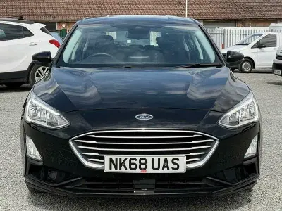 Second-hand Ford Focus Zetec 2018 Negru Hatchback