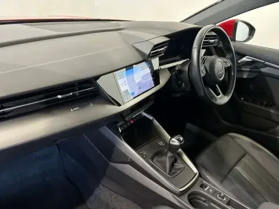 Usado Audi A3 Sport 147 HP (108 kW) 2022 Vermelho Sedan