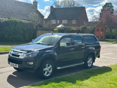 Used Isuzu D-Max 2017 Black Pickup