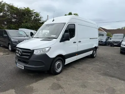 Used Mercedes Sprinter 143 HP (105 kW) 2019 White Van