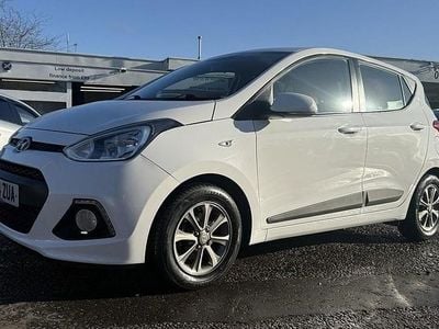 Used Hyundai i10 Premium 87 HP (63 kW) 2014 White Hatchback