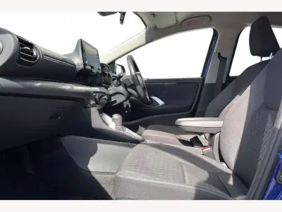 Second-hand Toyota Yaris Hybrid Design 116 CP (85 kW) 2022 Albastru Hatchback