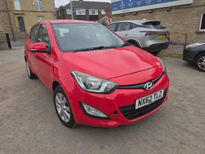Used Hyundai i20 Active 84 HP (61 kW) 2012 Red Hatchback