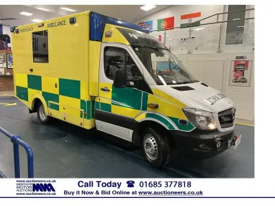 Used Mercedes Sprinter 190 HP (139 kW) 2015 Yellow Van