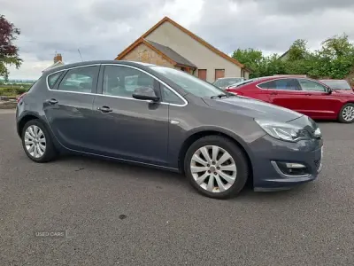 Used Vauxhall Astra Elite 115 HP (84 kW) 2014 Grey Hatchback