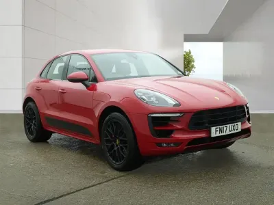 Used Porsche Macan 360 HP (264 kW) 2017 Red SUV