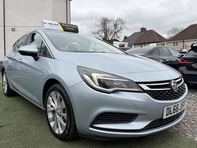Used Vauxhall Astra Design Edition 125 HP (91 kW) 2016 Silver Hatchback