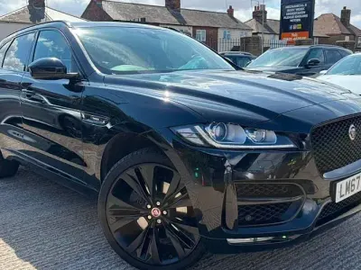 Used Jaguar F-Pace R-Sport 300 HP (220 kW) 2017 Black SUV