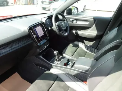 Used Volvo XC40 R-Design 2021 Red SUV