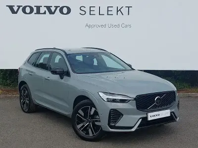 Używany Volvo XC60 Plus 250 KM (183 kW) 2025 Szary SUV