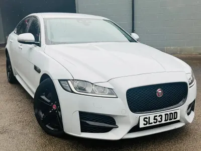 Usado Jaguar XF R-Sport 180 HP (132 kW) 2018 Branco Sedan
