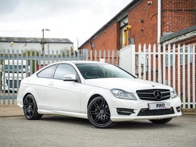 Used Mercedes C220 AMG 170 HP (125 kW) 2012 White Coupe