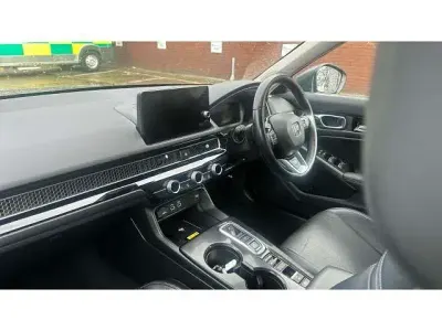 Käytetty Honda Civic Advance 184 HP (135 kW) 2023 Musta Viistoperä