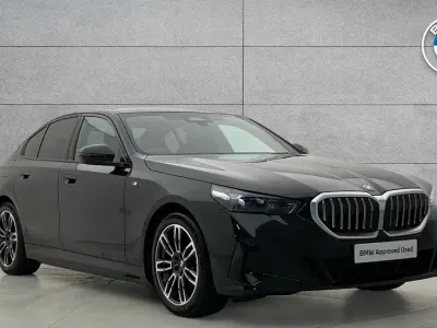 Begagnad BMW 530e M Sport 295 HK (216 kW) 2025 Svart