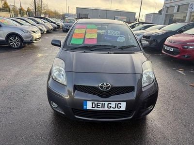 Used Toyota Yaris 101 HP (74 kW) 2011 Grey Hatchback
