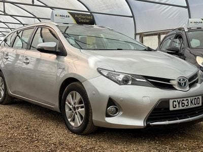 Used Toyota Auris Hybrid 136 HP (100 kW) 2013 Silver Estate