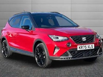 New Seat Arona Black Edition 115 HP (84 kW) 2025 Desire red with black roof SUV