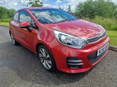 Used Kia Rio 2017 Red Hatchback