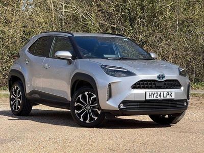 Usado Toyota Yaris Cross Design 113 HP (83 kW) 2024 Prateado SUV