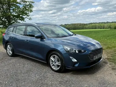 Używany Ford Focus Zetec 125 KM (91 kW) 2020 Niebieski Kombi