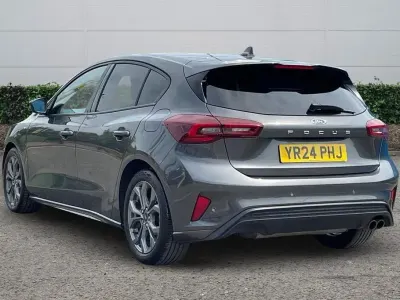 Used Ford Focus ST-Line 155 HP (114 kW) 2024 Grey Hatchback