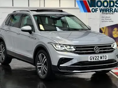 Usado VW Tiguan Elegance 150 HP (110 kW) 2022 Prateado SUV