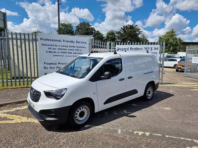Used Vauxhall Combo Edition 100 HP (73 kW) 2020 White MPV