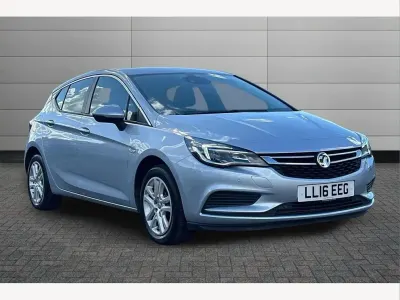 Used Vauxhall Astra 150 HP (110 kW) 2016 Silver Hatchback