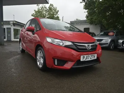 Used Honda Jazz SE 102 HP (75 kW) 2017 Red Hatchback