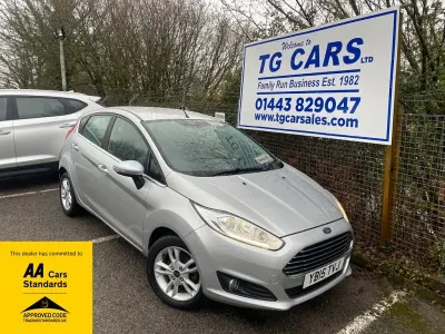 Used Ford Fiesta Zetec 75 HP (55 kW) 2015 Silver Hatchback