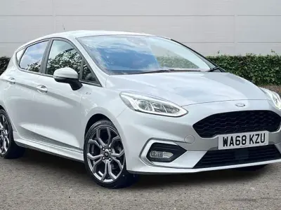 Usado Ford Fiesta ST-Line 125 HP (91 kW) 2018 Prateado Citadino
