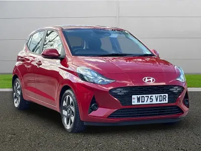 Gebraucht Hyundai i10 Advanced 63 PS (46 kW) 2025 Rot Kleinwagen