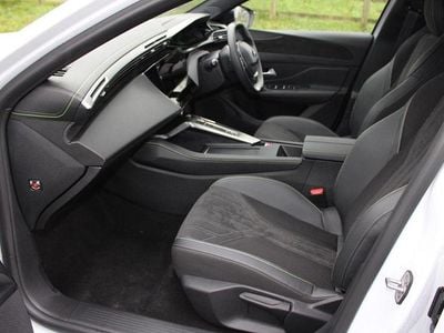 Used Peugeot 308 GT 113 kW (154 HP) 2024 White Estate