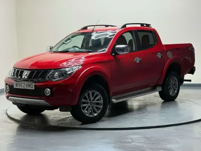 Używany Mitsubishi L200 2017 Czerwony Pickup