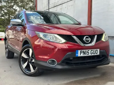 Używany Nissan Qashqai N-TEC 115 KM (84 kW) 2015 Czerwony SUV
