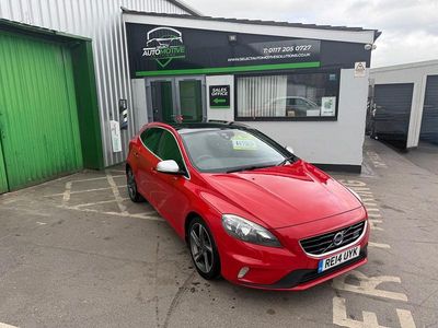 Used Volvo V40 R-Design 115 HP (84 kW) 2014 Red Hatchback