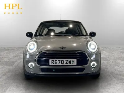 Usado Mini Cooper Classic 136 HP (100 kW) 2020 Cinzento Citadino